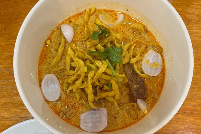 Michelin Guided Street Food Tour in Chiangmai: Thai Food Tour - Pace, comfort, and how the car-based route changes the experience
