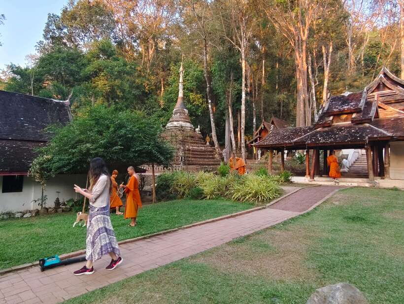 Monk trails hike, Wat Phalat, Monk chanting, Wat Doi Suthep. - What You Learn About Buddhism and Thai Monk Life (Without Feeling Like School)