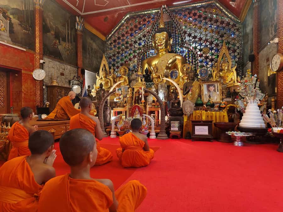 Monks chanting, Wat Doi Suthep and Wat Phalad+ Meditation - Meeting Point to Temples: Simple, Clear Logistics