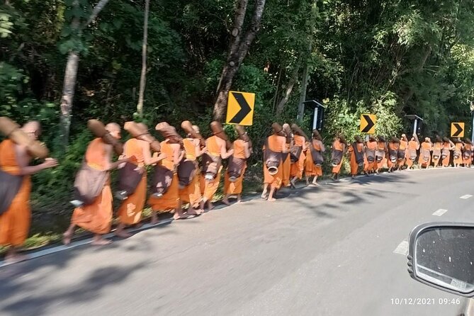 "No.1 Chiang Mai: Suthep N. Park Leisure walks & Mountain Biking" - Wat Phra That Doi Suthep: temple time with serious altitude views