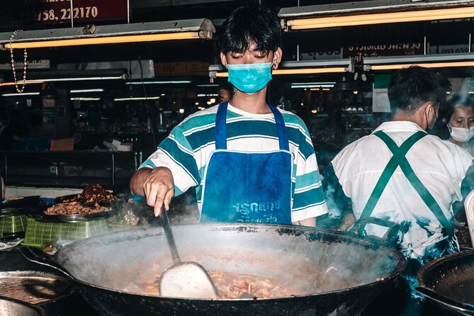 Northern Flavours Chiang Mai Food Tour with 15+ Tastings - The rod daeng ride: how transport helps you eat beyond one neighborhood