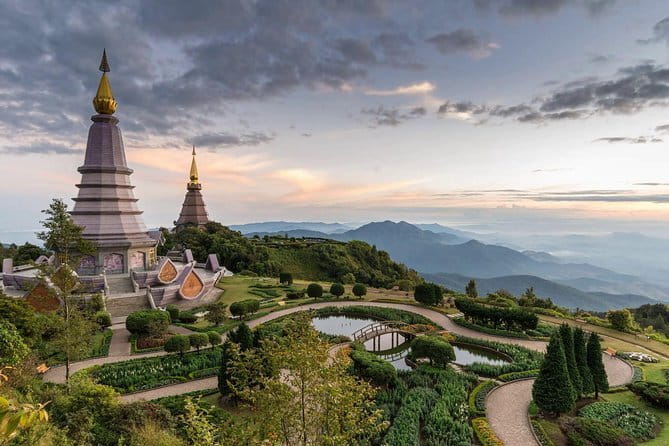 One day Doi Inthanon National Park & Trekking on Kew Mae Pan - Hmong hill tribe market: culture stop with shopping reality