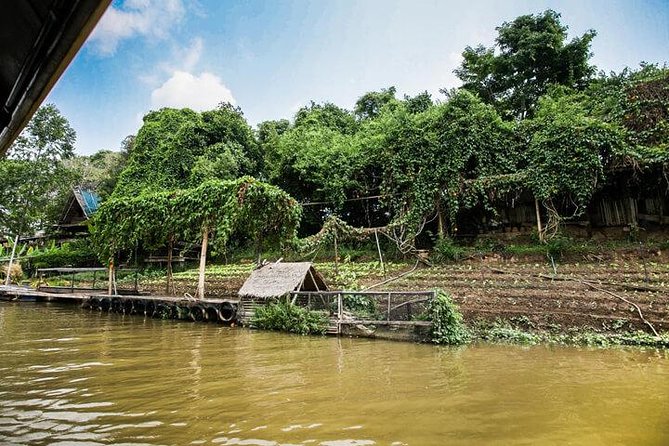 One Day Highlight of Chiang Mai - Mae Ping River cruise and Warorot Market (Kad Luang) shopping