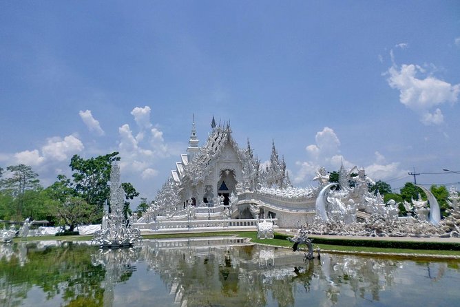 One Day Tour Chiang Rai(White Temple , Blue Temple, Black House) Private Tour - The long road from Chiang Mai to Chiang Rai (and how to handle it)