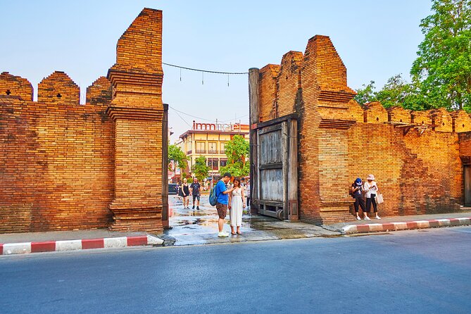 Private Chiang Mai Old City Half Day Tuk Tuk Tour - The 4-Hour Route: From Tha Phae Gate to the Temple Core