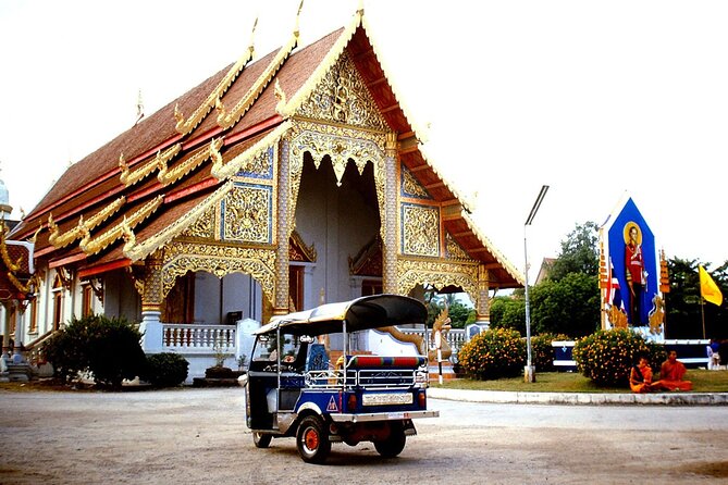 Private Chiang Mai Old City Half Day Tuk Tuk Tour - Markets at the End: Muang Mai and Warorot (Kad Luang)