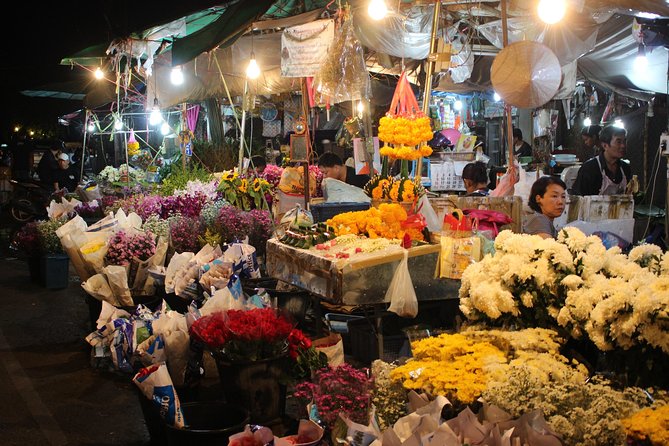 Private Evening! Crisscross Chiang Mai's Night by the classic Tuk Tuk - Why a private tuk-tuk evening makes Chiang Mai click