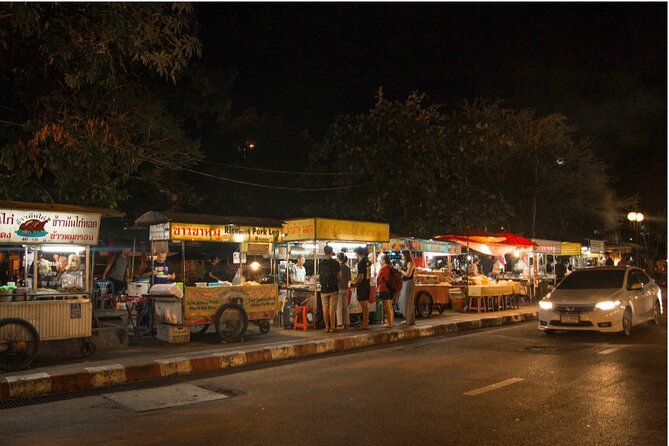 Private Half-Day Tour The Old Chiang Mai City With Street Foods - Chiang Mai Gate Night Market: street food planning without the guesswork