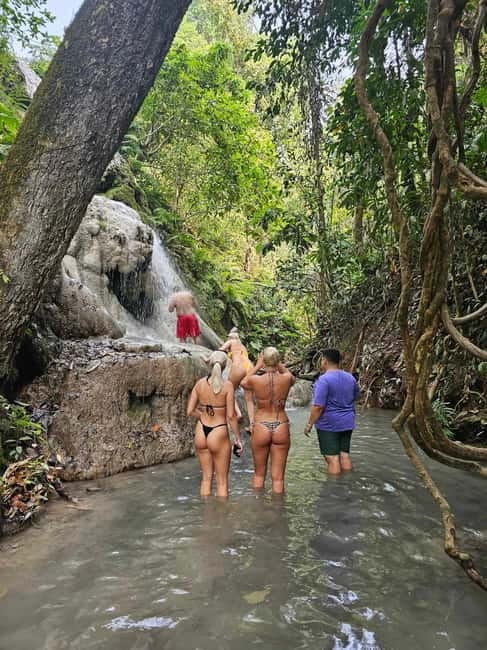 Private : Sticky Waterfall & Secret Temple & Karen Village. - Bua Thong Sticky Waterfall: gecko-climb fun on limestone