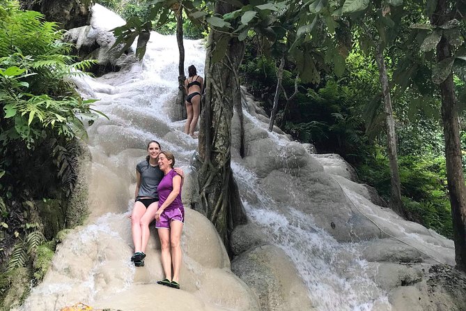 Private tour Chiang Dao cave ,Temples,Sticky waterfall - Key things to know before you go