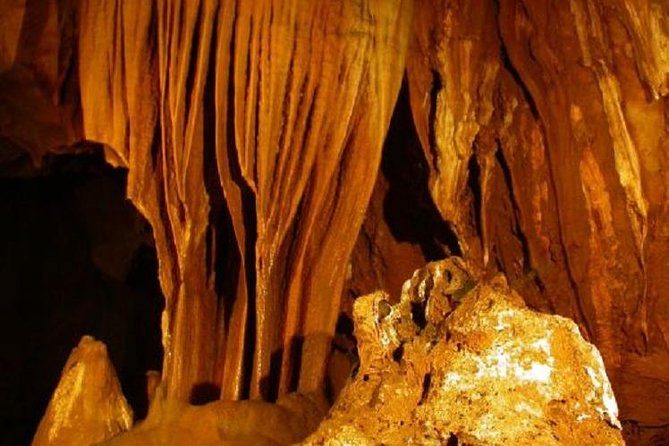 Private tour Chiang Dao cave ,Temples,Sticky waterfall - Timing and pickup: starting at 8:30am without losing the day