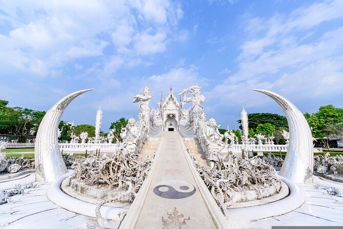 Private Tour: Chiang Rai Golden Triangle Day Trip from Chiang Mai - 7:00am pickup and the long road out of Chiang Mai