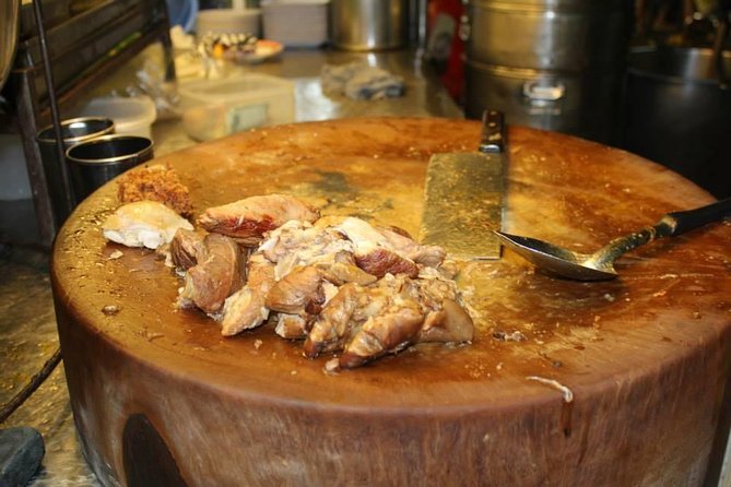 Small-Group Chiang Mai Evening Street Food Tour - Spice levels, portion math, and not getting overwhelmed