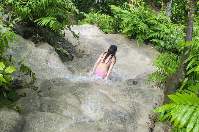 Sticky Waterfall Chiang Mai and Mae Ngat Boat Tour - Mae Faek Mai and Chedi Mae Krua Market: A Real Local Break