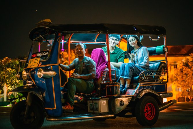 Sunlight or Moonlight: Chiang Mai City Tuk Tuk Tour - What “small group” really means for your comfort