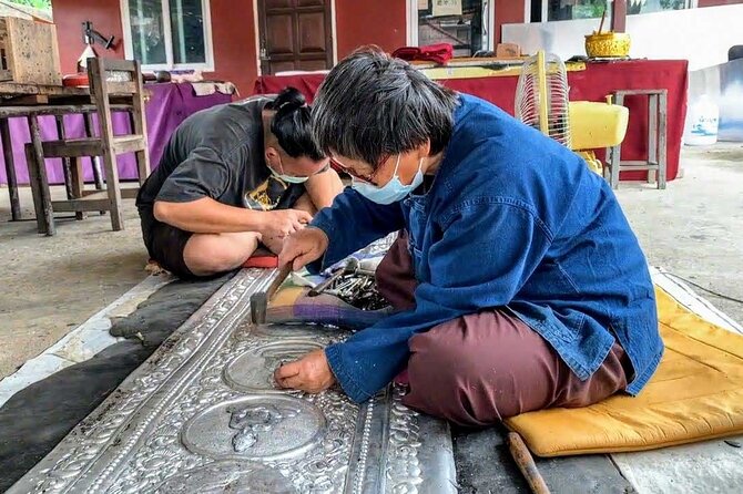 Talk to Buddhist monk & craft work in temple - Wat Suan Dok: Flower-Garden Temple and the Monk Conversation