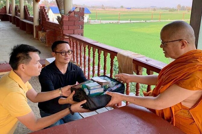 Talk to Buddhist monk & craft work in temple - Local Transportation and Guides: A Day Built for Chiang Mai Traffic