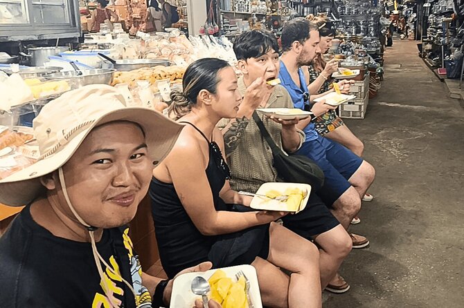 Taste of Chiang Mai: Michelin Guide Street Food Small Group 2Hr - Meeting at The Story 106 and Getting to the Food Fast