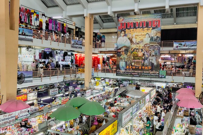 Taste of Chiang Mai: Michelin Guide Street Food Small Group 2Hr - Stop at Warorot Market (Kad Luang): Food and Market Time