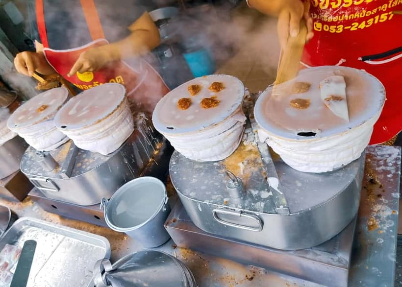Taste of Chiang Mai: Michelin Guide & Street Food Tour - Lunch option: Warorot Market route, from Wat Saen Fang to Kad Luang