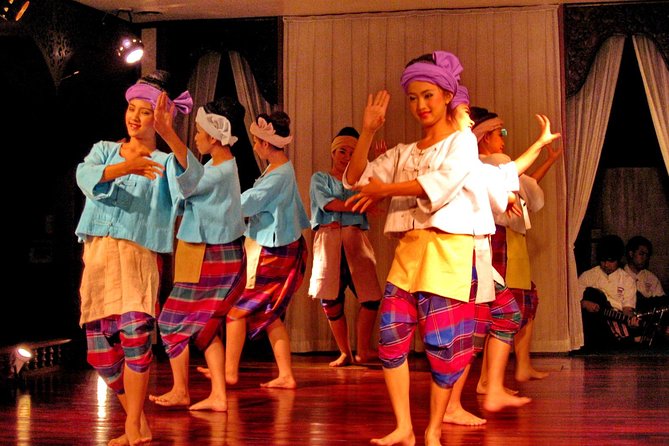 Traditional Khum Khantoke Dinner & Dance Show at Chiang Mai with Return Transfer - Entering Northern Thai dining: what a khantoke table changes
