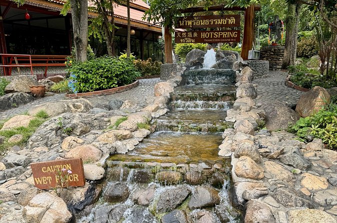 Visit Chiang Rai Temples and Lalitta Cafe from Chiang Mai - Wat Huay Pla Kang: Goddess of Mercy and Elevator Views