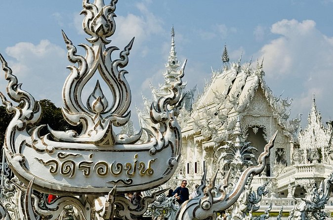 Visit Chiang Rai Temples and Lalitta Cafe from Chiang Mai - Lalitta Café Break: Gardens, Waterfall, and a 60-Baht Cash Entry