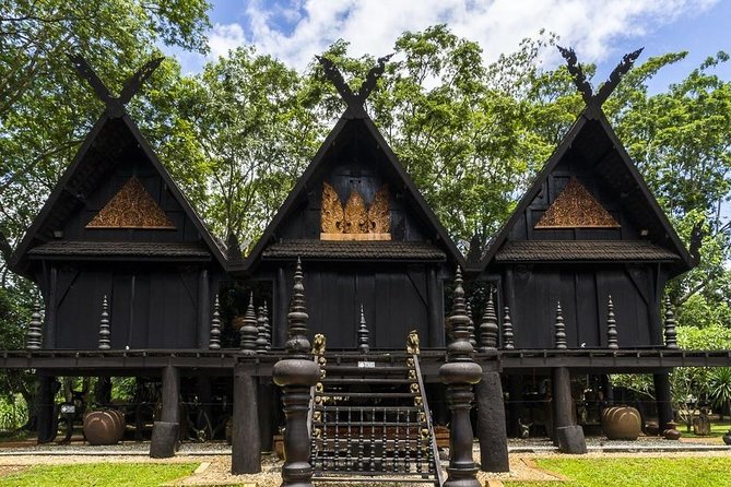 White Temple-Black House & Blue Temple Tour From Chiang Mai - Punctual Pickup and Kind, Helpful Guidance