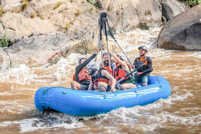 Whitewater Rafting Adventure - The 10 km Run: How the Course Moves from Warm-Up to Wet Rapids