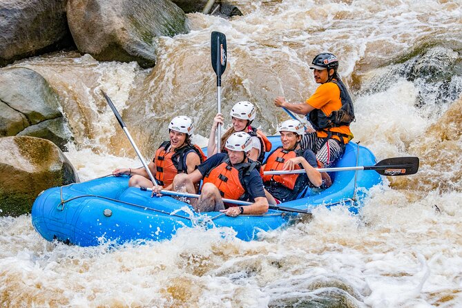 Whitewater Rafting Adventure - Safety and Gear: Helmets, Vests, and a Crew That Takes You Seriously